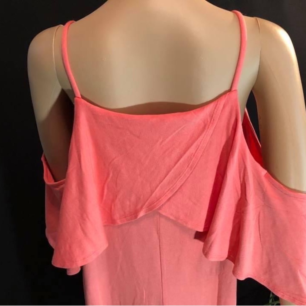 XL Flattering peek-a-boo shoulder dress - Picture 6 of 8